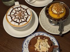 -Café Monson