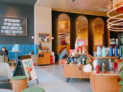 -星巴克臻选(上海虹桥新天地三店)