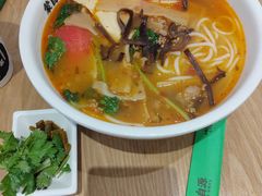 -蒙自源米线大王(花园城商场店)