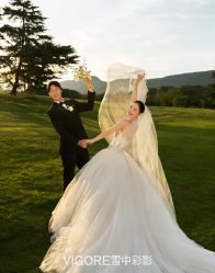 -雪中彩影婚纱摄影·微光艺术中心