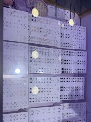 -花师傅专业手穿耳洞打耳洞穿孔