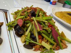 -钟记陕南菜·煎锅鱼(红专南路店)