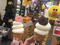 -LINE FRIENDS Garosu-gil Flagship Store