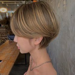 -变画·发型STUDIO