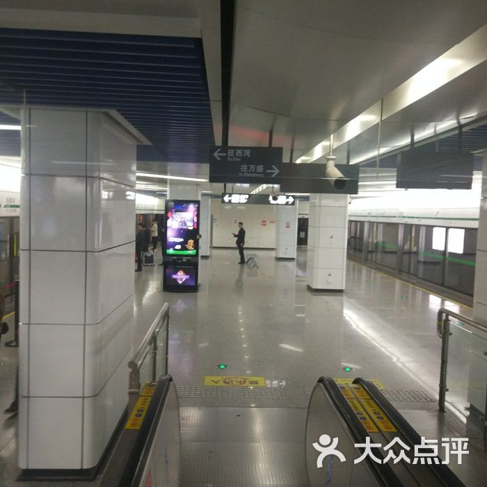 地铁四号线成都西站