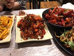 -巴厘龙虾·榜首油焖大虾(音乐学院·沿江酒馆店)