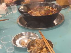 -鸿顺老铁锅美蛙鱼府(解放碑店)