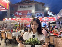 -刘姐啤酒鱼民族演艺餐厅(西街总店)