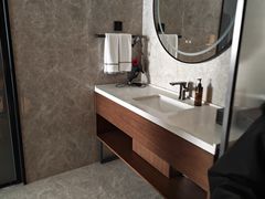 -兰州西关十字中山桥逸扉酒店