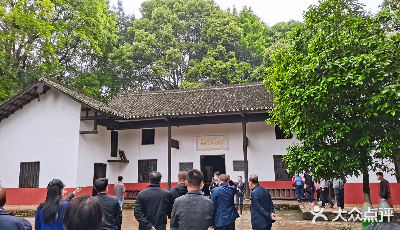 旅游景点的美食让我真香了