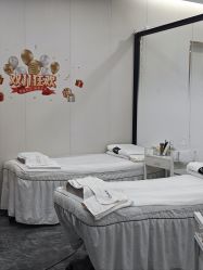 -苗方清颜专业祛痘·皮肤管理