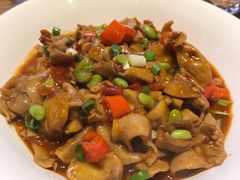 板栗烧肥肠-兔槽江湖菜·重庆璧山兔(水围店)
