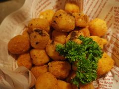 很脆的松露豆腐-新白鹿餐厅(金鹰新街口店)