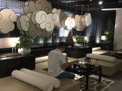 -新盈光·云会所(百丈东路店)