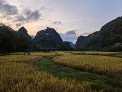 -高荡千年布依古寨旅游景区
