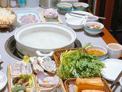 酥脆油条-四点金粥底火锅(沂州里店)