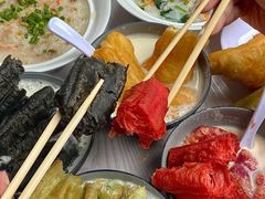 -李与白包子铺(桐梓林店)