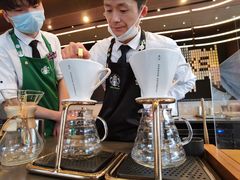 -星巴克臻选(上海虹桥新天地三店)