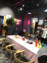 -MOVAN  HAIR莫凡匠人发型屋