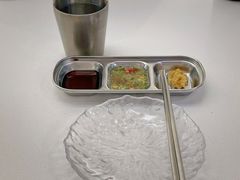 餐具摆设-白仁仔· 活烤海鲜 宵夜(豫园店)