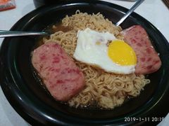餐肉煎蛋公仔面-和平馆·地道港澳茶餐厅(西门口店)