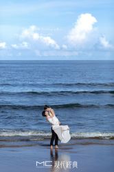 -现代经典婚纱摄影