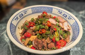 Signature Stir-Fried Freshly Sliced Tender Beef Noodles