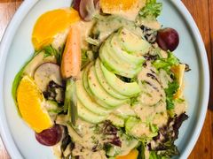 牛油果蔬菜沙拉-渔家风味·鲅鱼水饺·央视展播·海鲜天津菜(开发区店)