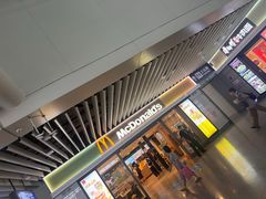 -麦当劳(上海虹桥站30B检票口楼上)