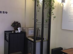 -荀记肉夹馍(三八家乐福店)