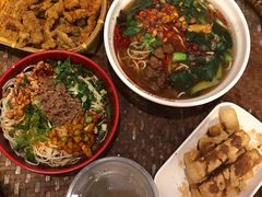 -爆炸头阿姨小四川正宗川味小吃(无任何分店)