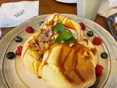 榛果巧克力奶油芝士舒芙蕾松饼-UPPER KITCHEN(延安路店)