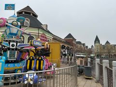 -王府井奥莱棋盘山小镇