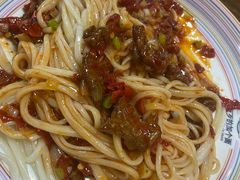 -歹歹的加个面过油肉拌面