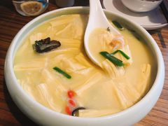 上汤虾仁鲜腐竹-禾珍珠家常小馆(河南博物院店)