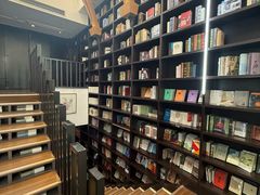 -钟书阁(松江泰晤士小镇店)