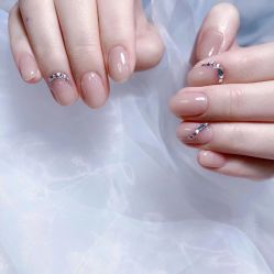 -悦指间美甲美睫