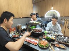 -围炉肉舍•炭烤活鳗•丹东海鲜烤肉(步行街店)