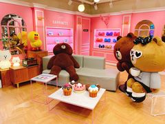-LINE FRIENDS Garosu-gil Flagship Store