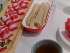 -洪氏嗨捞·广东猪肚鸡·椰子鸡火锅(西咸万象城店)
