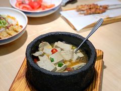 石锅自制卤水黑豆腐-羊之道草原味道清真餐厅(番禺店)