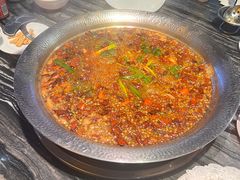 特色麻辣锅-老船舫·现做活鲜鱼馆(东郊记忆店)
