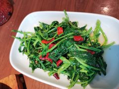 -有红鸡毛店·川菜(建设路店)