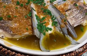 Stove-Braised Fish Head