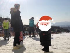 -采薇庄园四季滑雪场