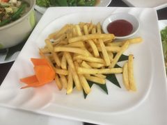 -Neary Khmer Restaurant
