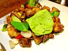 柠檬香叶鸡-云海肴·汽锅鸡·云南菜(天津国金汇店)