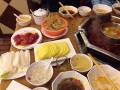 重庆两路口老火锅(玉林店)-山城年华老火锅(玉林店)