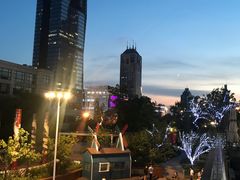 -UNI UNI(环亚凯瑟琳店)