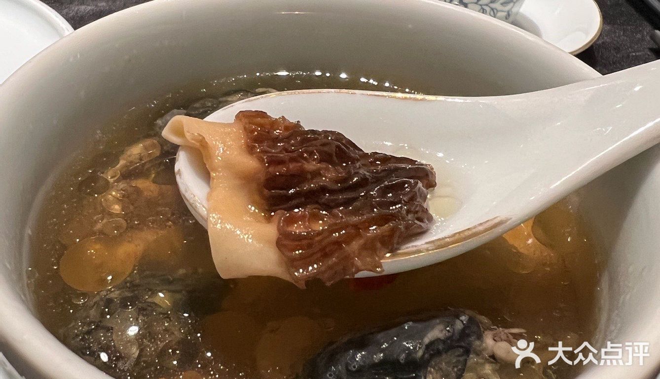 鱼子酱片皮鸭🦆最高规格的烤鸭